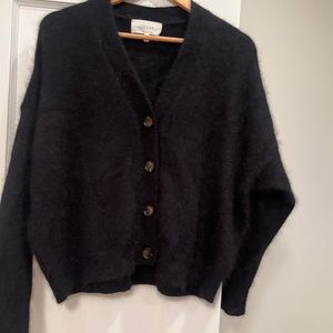 THE GREAT Fluffy Slouch Sweater in Black -size 0
